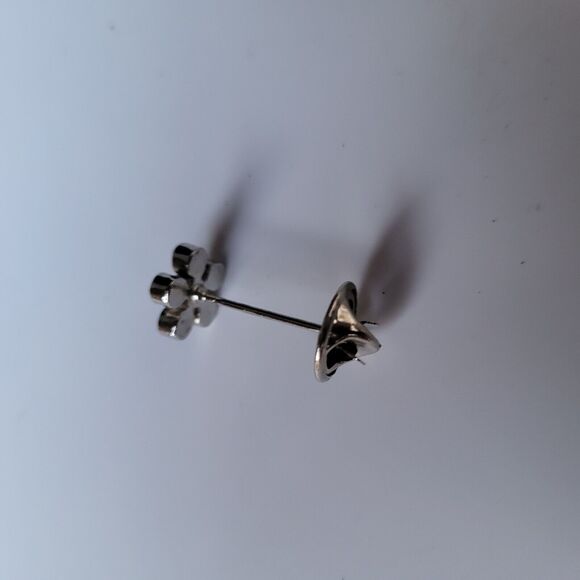 Floral Crystal Bezel Cluster Thick Sweater Pin - 0.5 in wide 1 in deep - Picture 3 of 3